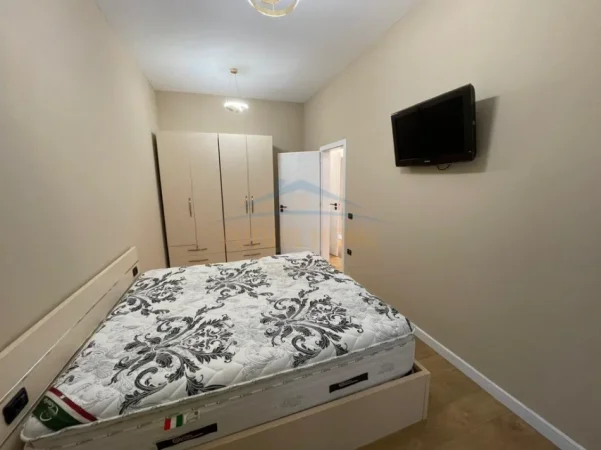 Tirane, jepet me qera apartament 2+1+Ballkon Kati 1, 114 m² 550 € (Yzberisht)