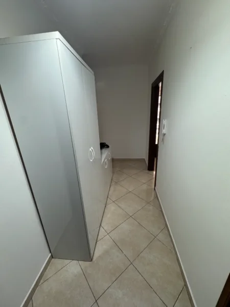 Tirane, jepet me qera apartament 2+1 Kati 3, 110 m² 550 € (Astir)