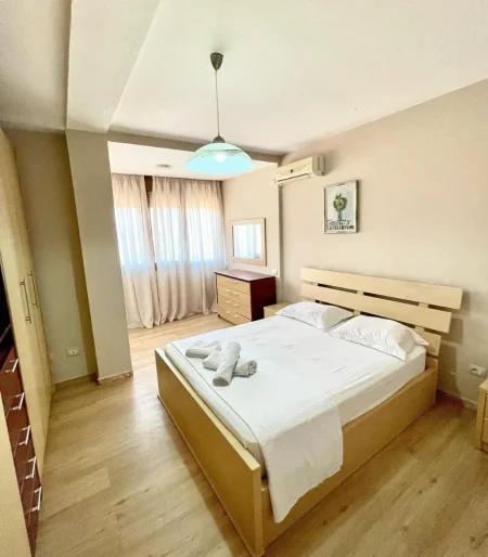 Tirane, jepet me qera apartament 1+1 , 75 m² 750 € 
