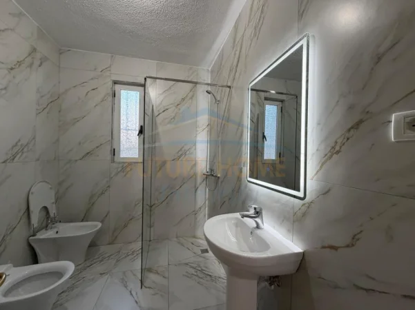 Tirane, jepet me qera apartament 2+1+Ballkon Kati 1, 112 m² 649 € (Shkolla Baletit)