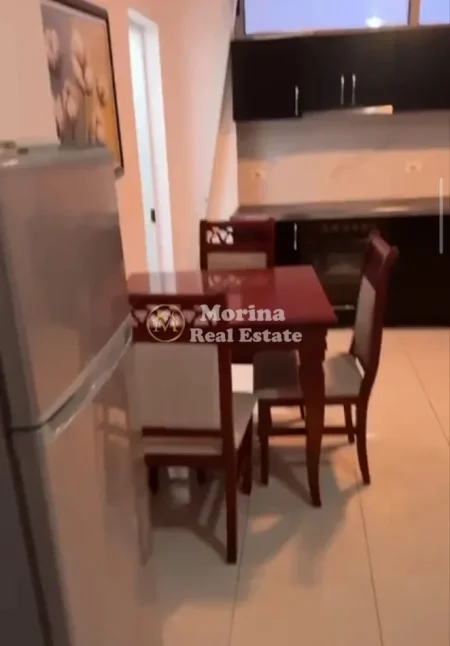 Tirane, jepet me qera apartament 1+1 Kati 2, 40 m² 320 € (Rruga Ferit Xhajko)