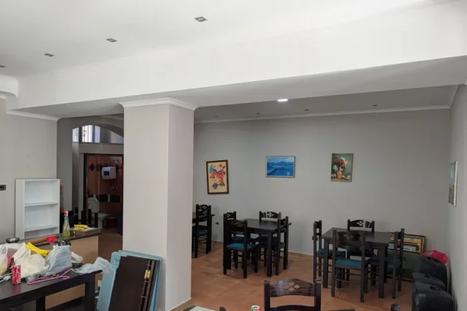 Tirane, jepet me qera ambjent biznesi Kati 1, 100 m² 1.500 € (Bulevardi Bajram Curri)