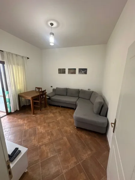 Tirane, jepet me qera apartament 1+1+Aneks Kati 2, 61 m² 330 € (Pran Bulevardit te ri)