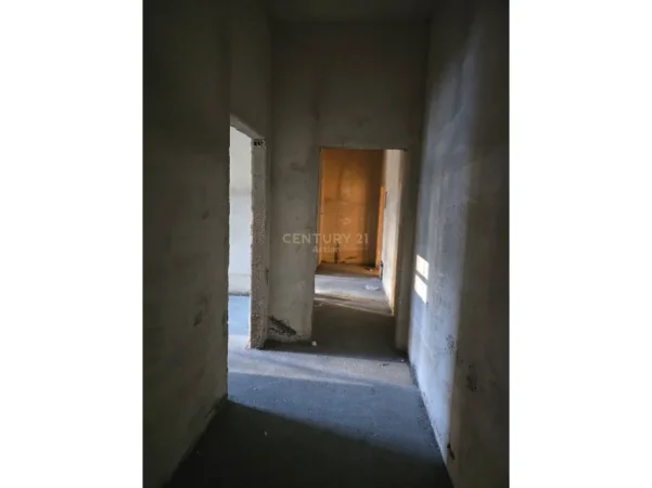 Tirane, shitet apartament Kati 0, 117 m² 142.000 € 