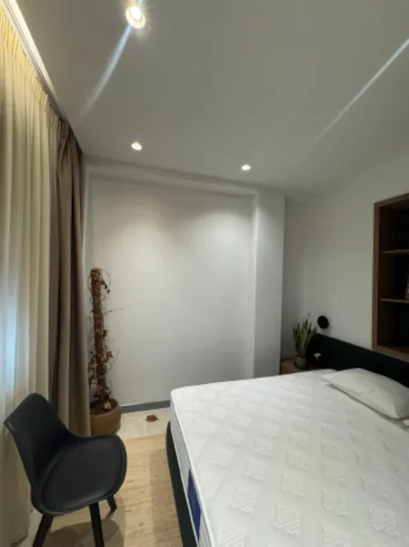 Tirane, jepet me qera apartament 1+1 Kati 1, 70 m² 600 € (Ambasada Amerikane)