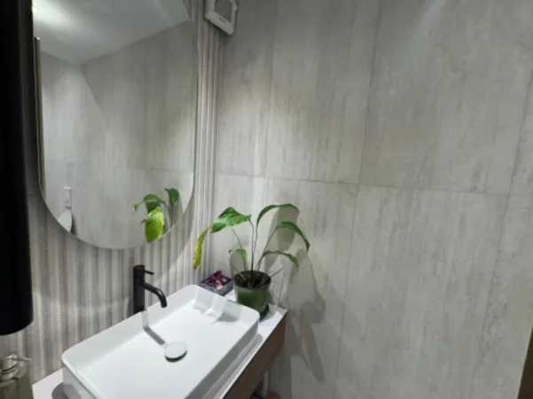 Tirane, jepet me qera apartament 1+1 Kati 1, 70 m² 600 € (Ambasada Amerikane)