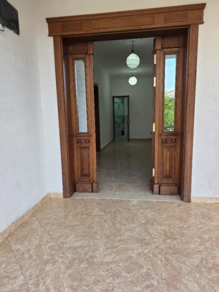 Tirane, jepet me qera apartament ne nje shtepi private 1+1+Ballkon Kati 1, 100 m² 450 €