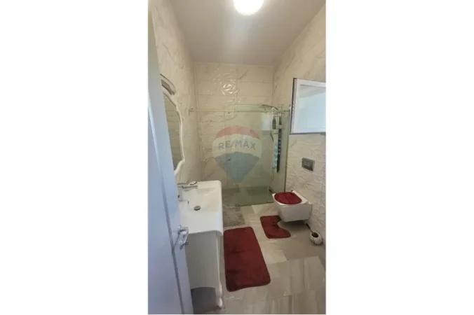 Tirane, shitet 2 Katshe , 1.410 m² 700.000 € (Vishnje)