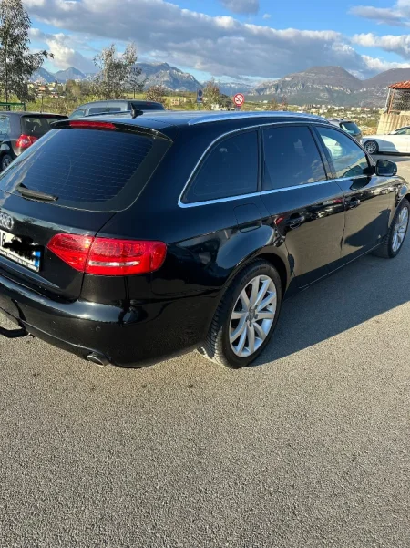 Tirane, shes makine , e zeze automatik 6.500 €