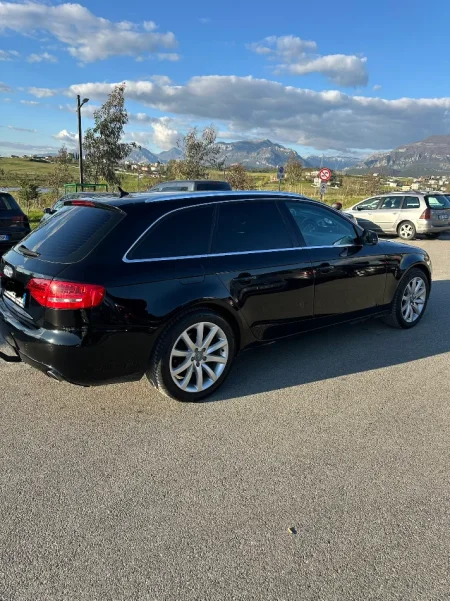 Tirane, shes makine , e zeze automatik 6.500 €
