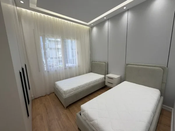 Tirane, shitet apartament 2+1 Kati 1, 104 m² 215.000.000 € (Kompleksi Golden Park)