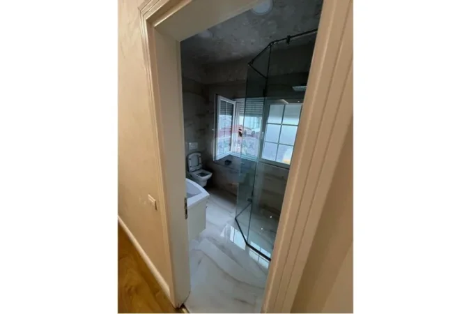 Tirane, shitet apartament , 198 m² 350.000 € 