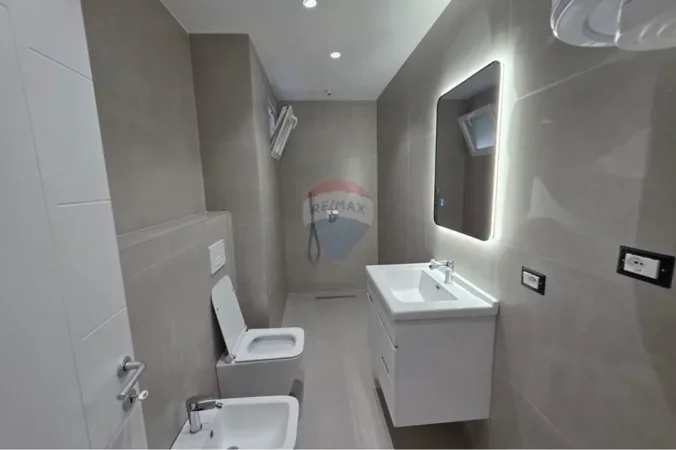 Tirane, shitet apartament , 74 m² 162.250 € 