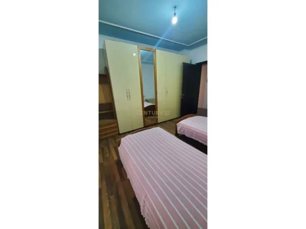 Tirane, jepet me qera apartament 2+1 Kati 5, 113 m² 650 € (kodra e diellit)