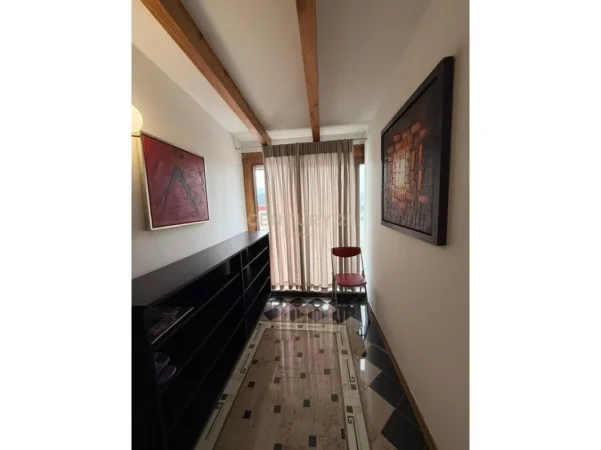 Tirane, jepet me qera apartament 1+1 Kati 9, 130 m² 800 € (kodra e diellit)