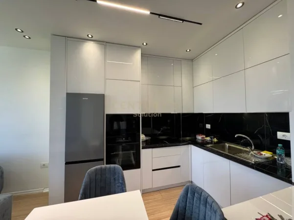 Tirane, jepet me qera apartament 1+1 Kati 4, 64 m² 500 € (astir)