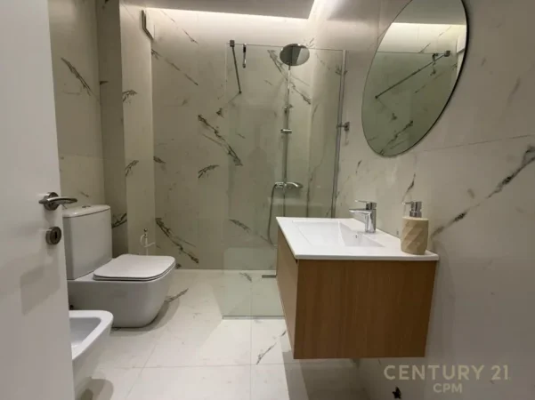 Tirane, jepet me qera apartament 1+1 Kati 8, 70 m² 700 € (sheshi avni rustemi)