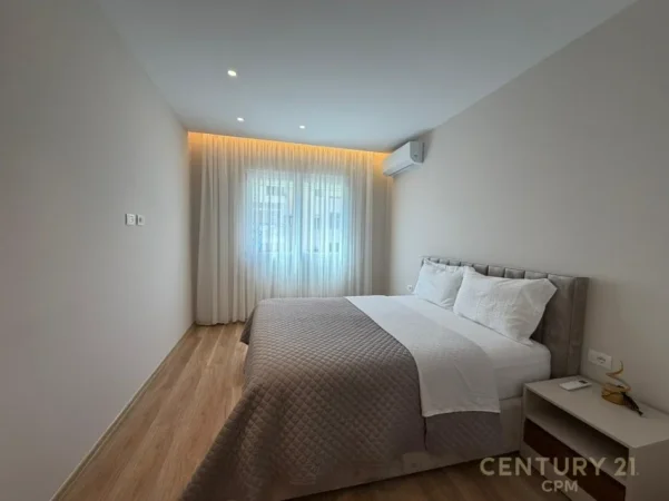 Tirane, jepet me qera apartament 2+1+Ballkon Kati 4, 106 m² 900 € (sheshi avni rustemi)