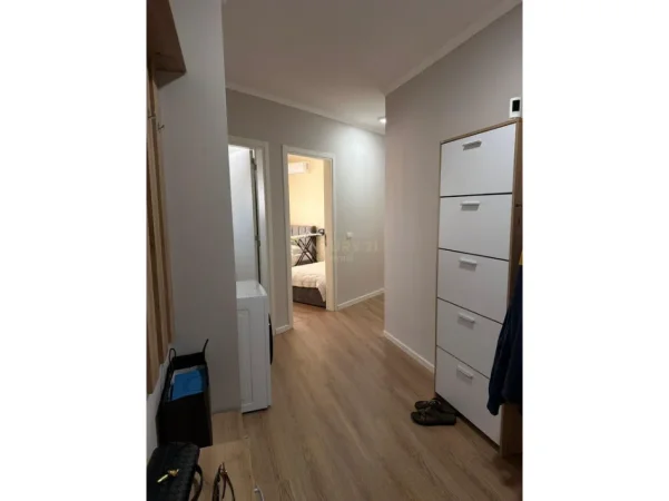 Tirane, jepet me qera apartament 2+1 Kati 4, 120 m² 750 € (mine peza)