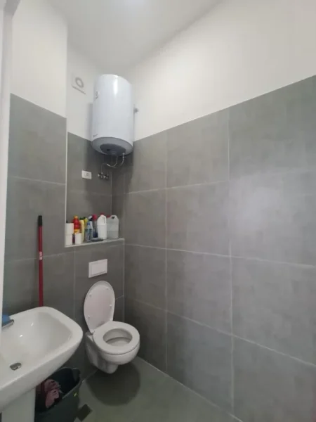 Tirane, shitet ambjent biznesi Kati 0, 26 m² 120.000 € (Rruga Don Bosko)