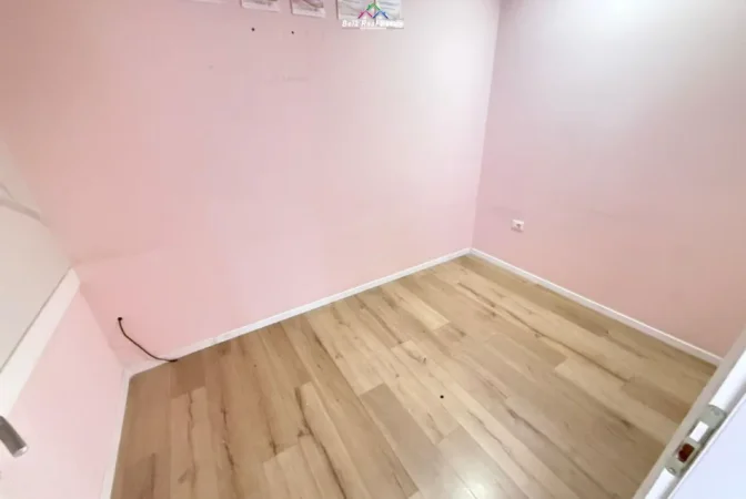 Tirane, jepet me qera ambjent biznesi Kati 2, 118 m² 1.500 € (Rruga Sulejman Delvina)