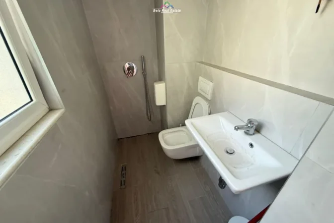Tirane, jepet me qera ambjent biznesi Kati 2, 118 m² 1.500 € (Rruga Sulejman Delvina)