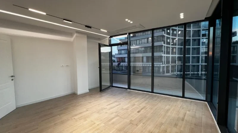 Tirane, jepet me qera zyre Kati 8, 130 m² 2.000 € (LAKE VIEW)