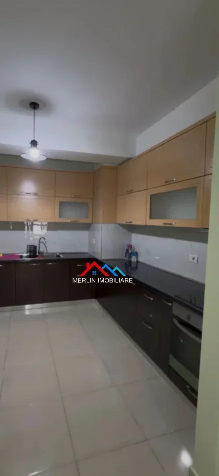 Shqiperi, jepet me qera apartament 2+1+Ballkon Kati 4, 78 m² 600 € (RRUGA IBRAHIM DERVISHI,KOMUNA E PARISIT)