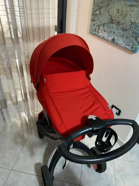 Tirane, shes Karroce Stokke V5 blere ne USA 450 €