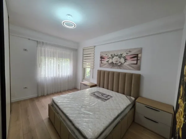Tirane, shitet apartament 2+1+Ballkon Kati 1, 87 m² 188.000 € (Rruga Muzaket)