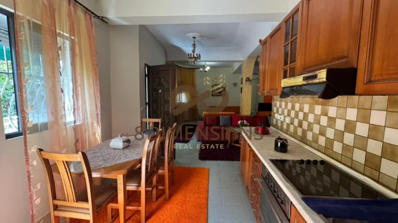 Tirane, shitet apartament 3+1+Ballkon Kati 1, 138 m² 169.000 € (selite)