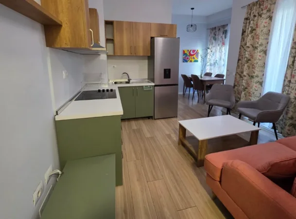 Tirane, jepet me qera apartament 1+1+Ballkon , 65 m² 450 € 