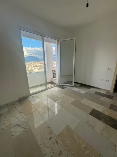 Tirane, shitet apartament 2+1+Ballkon Kati 2, 115 m² 1.280.000 € (kthesa e Kamzes)