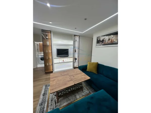 Tirane, shitet apartament 2+1 , 58 m² 