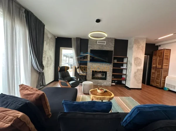 Tirane, jepet me qera apartament 2+1 , 200 m² 1.500 € (Delijorgji)