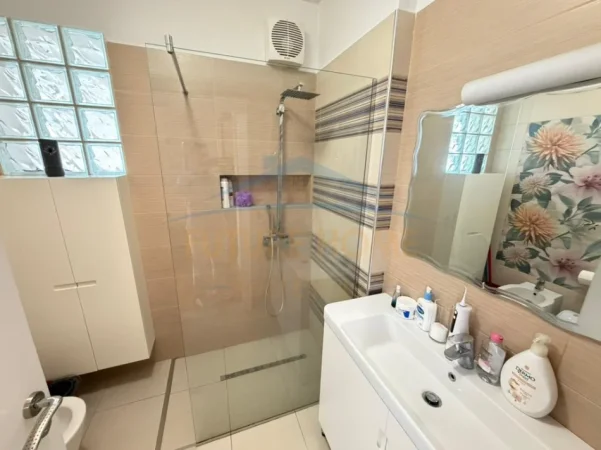 Tirane, shitet apartament 5+1 Kati 7, 88 m² 210.000 € 