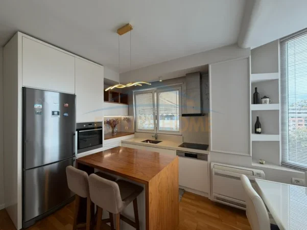 Tirane, shitet apartament 5+1 Kati 7, 88 m² 210.000 € 