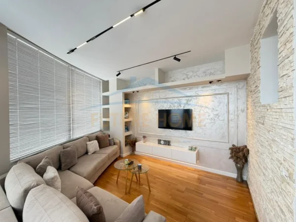 Tirane, shitet apartament 5+1 Kati 7, 88 m² 210.000 € 