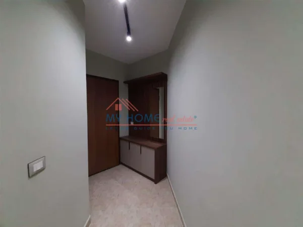 Tirane, jepet me qera apartament 1+1+Ballkon Kati 2, 45 m² 400 € (Rruga Vllazen Huta)