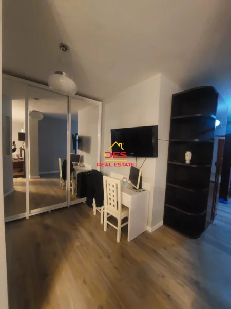 Vlore, shitet apartament 2+1+Ballkon Kati 4, 135 m² (Rruga Demokracia)