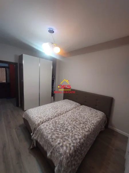 Vlore, shitet apartament 2+1+Ballkon Kati 4, 135 m² (Rruga Demokracia)