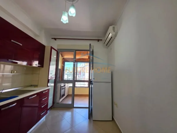 Tirane, jepet me qera apartament 2+1 Kati 7, 105 m² 400 € (Yzberisht)