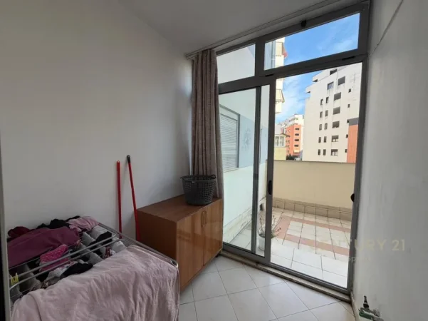Tirane, shitet apartament Kati 2, 65 m² 110.000 € 