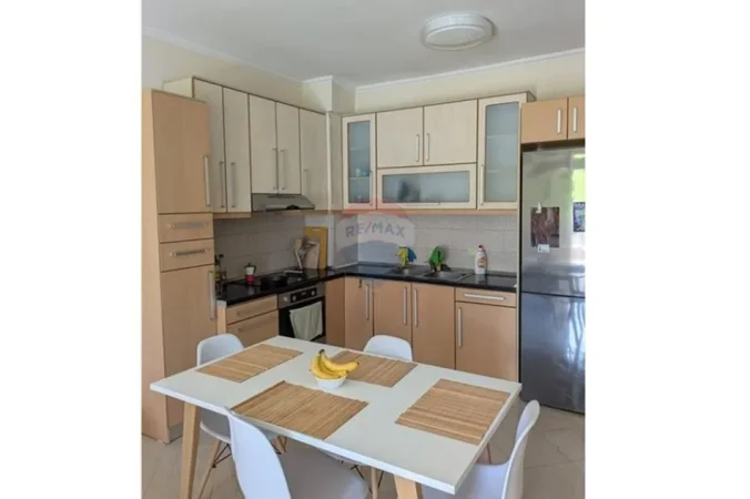Tirane, jepet me qera apartament 1+1+Ballkon Kati 3, 60 m² 475 € (Kodra e Diellit Eleonora)