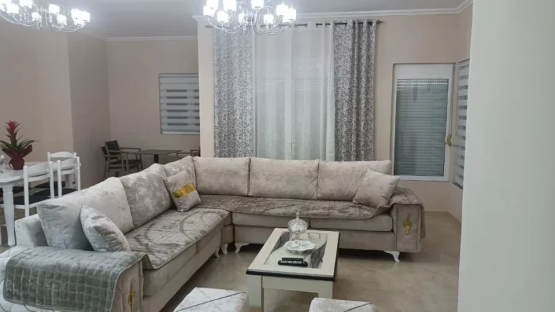 Tirane, jepet me qera apartament 3+1 Kati 2, 120 m² 1.000 € (Shkoze)