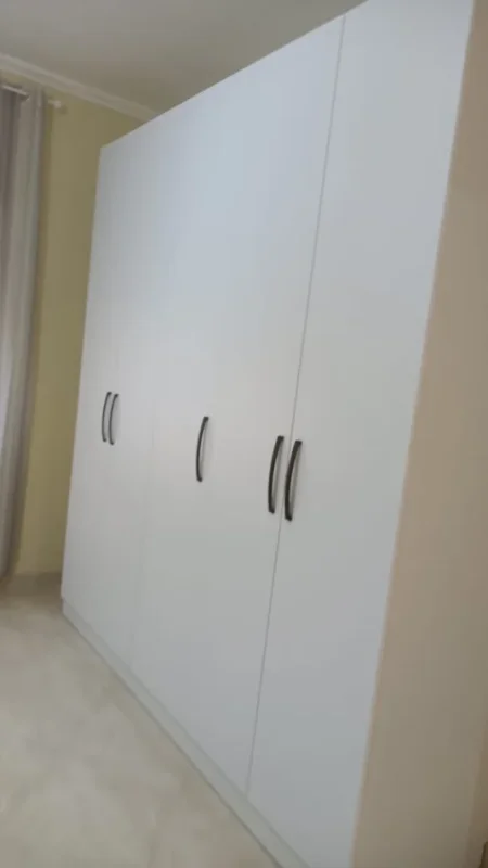 Tirane, jepet me qera apartament 3+1 Kati 2, 120 m² 1.000 € (Shkoze)