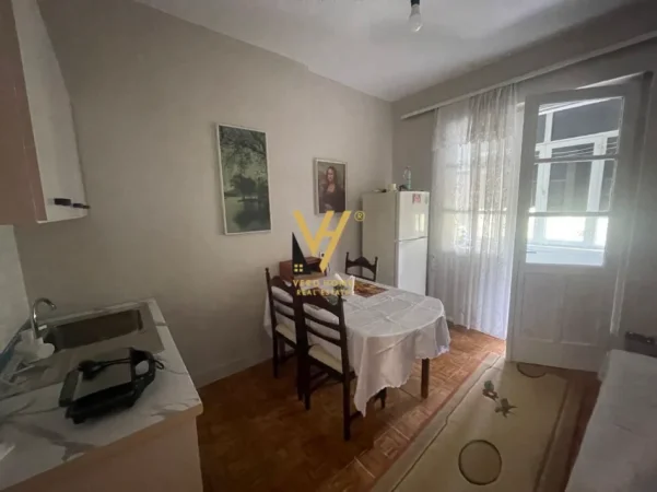 Tirane, jepet me qera apartament 2+1+Ballkon Kati 4, 75 m² 470 € (ISH RESTORANT DURRESI)