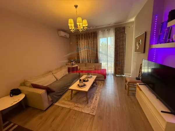 Tirane, jepet me qera apartament 2+1+2 Kati 3, 85 m² 500 € (ASTIR , Kompleksi Molla)