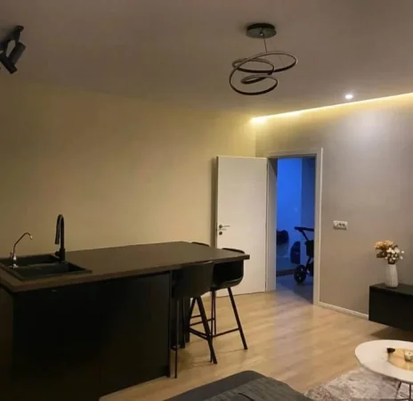 Tirane, jepet me qera apartament 2+1 Kati 5, 62 m² 700 € (Selitekomuna Parisit)