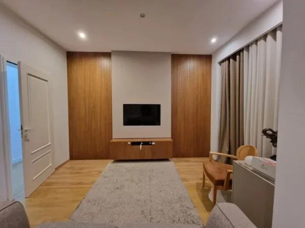 Tirane, jepet me qera apartament 3+1 Kati 3, 350000 € (Rruga Fortuzi)